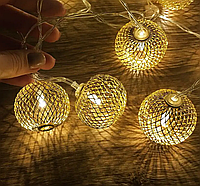 Светодиодная гирлянда с золотыми шариками "Сетка-сфера" 20 LED, 5м + переходник, 220V, IP44, Теплый белый