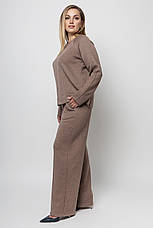 Костюм жіночий батал зі штанами теплий кольору мокко, фото 3