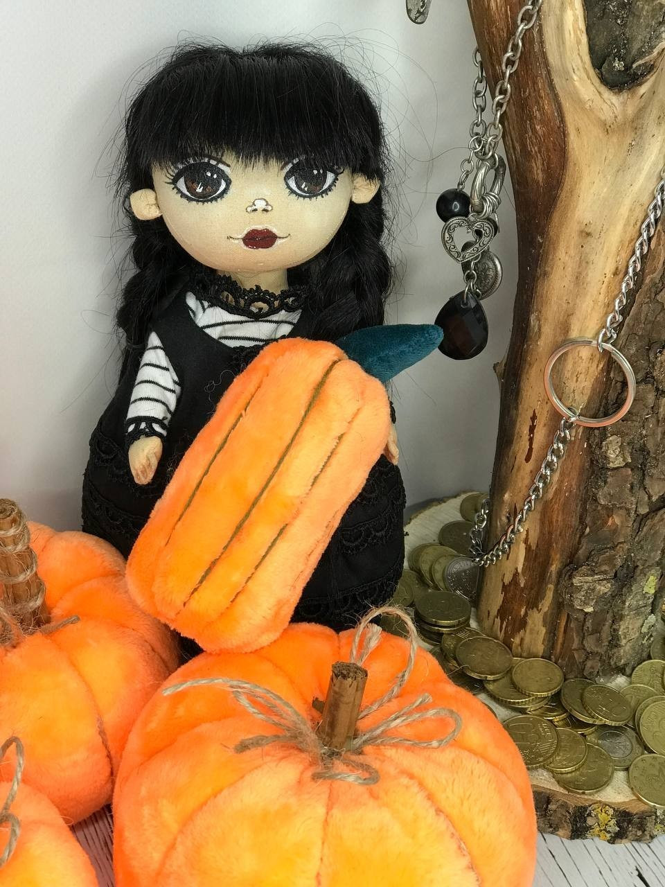 Авторская текстильная кукла для девочек ручной работы интерьерная Wednesday Addams Венсдей 24см - фото 1 - id-p2001490386