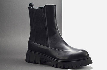Жіночі модні зимові шкіряні черевики челсі чорні Corso Vito 022864029