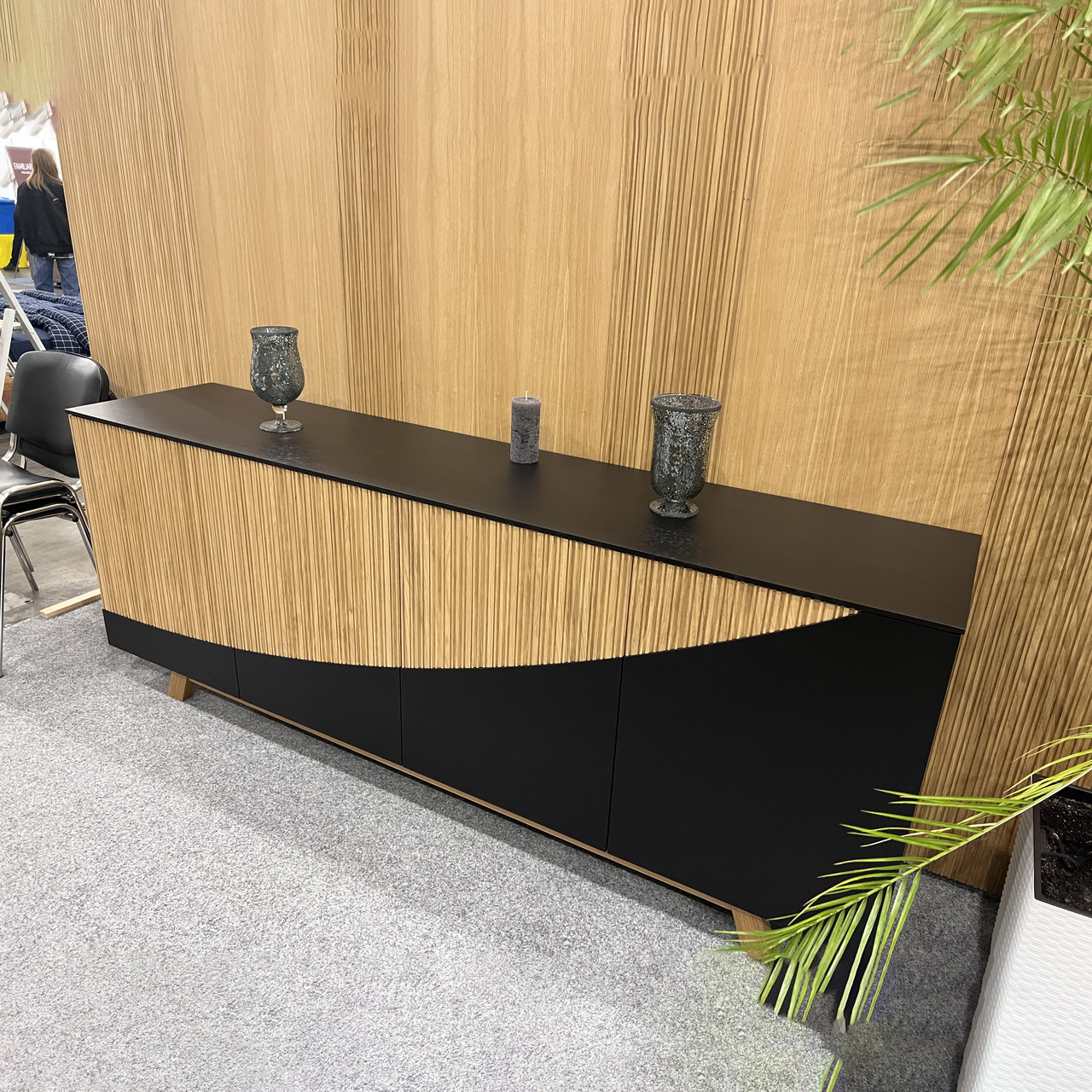 Тумба з рейковими фасадами Дуб