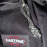 Чоловіча сумка через плече месенджер Eastpak THE ONE Country Beige EK04519O чорна. Живе фото, фото 11