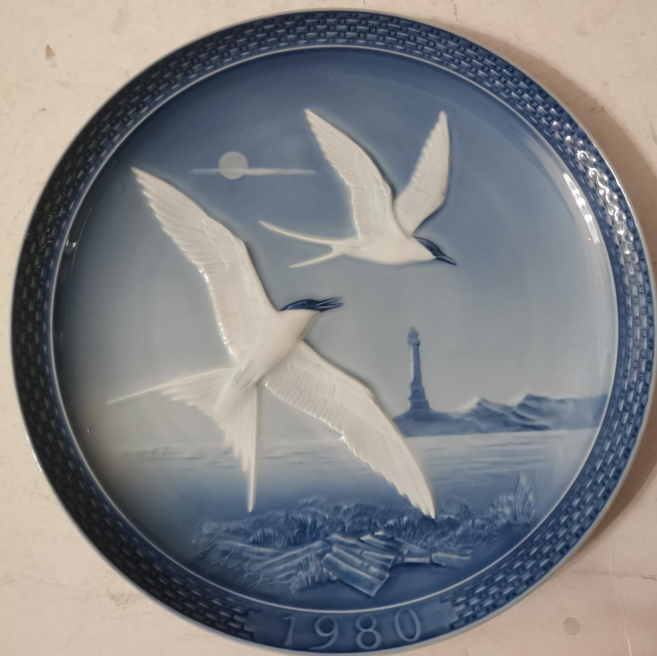 Колекційна, Порфорова тарілка Гра в повітрі 1980, фото 1