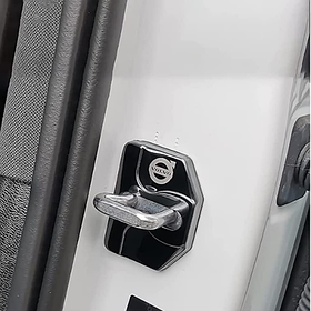 Накладка на дверний замок з емблемою VOLVO (Вольво) Комплект 4 шт Чорний