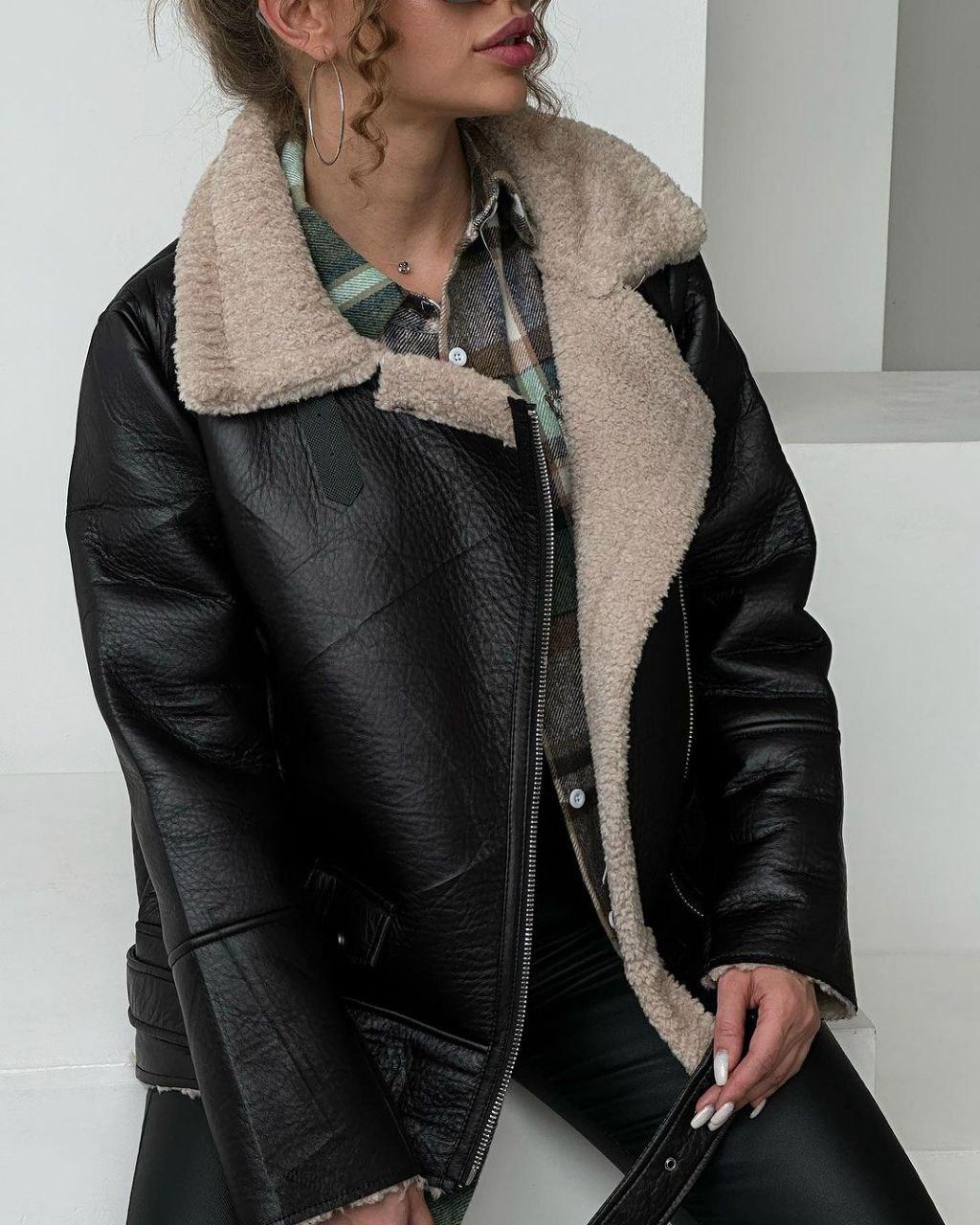 Женская теплая дубленка авиатор на меху с поясом куртка косуха авиатор экокожа с мехом хит продаж OS - фото 2 - id-p2002139900