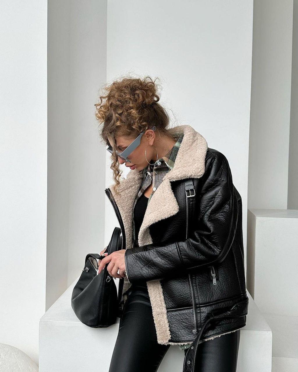 Женская теплая дубленка авиатор на меху с поясом куртка косуха авиатор экокожа с мехом хит продаж OS - фото 6 - id-p2002139900