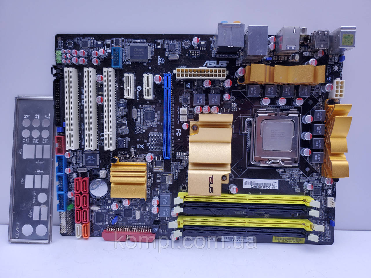 Материнська плата ASUS P5Q (Socket 775,+E6400,DDR2,P45,б/у)