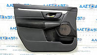 Обшивка двери карточка передняя левая Honda CRV 17- черная, тряпка, серый молдинг, под химчистку, царапины
