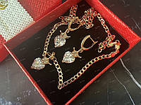 Комплект Бриллиантовые сердца с короной в золоте, Серьги, цепочка и кулон.