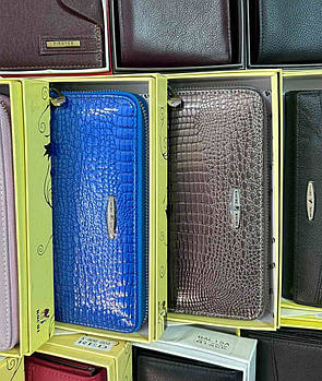 Гаманець жіночий лаковий на блискавці в різних кольорах із натуральної шкіри Glam