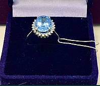 Кольцо с голубым топазом из белого золота 585 пробы