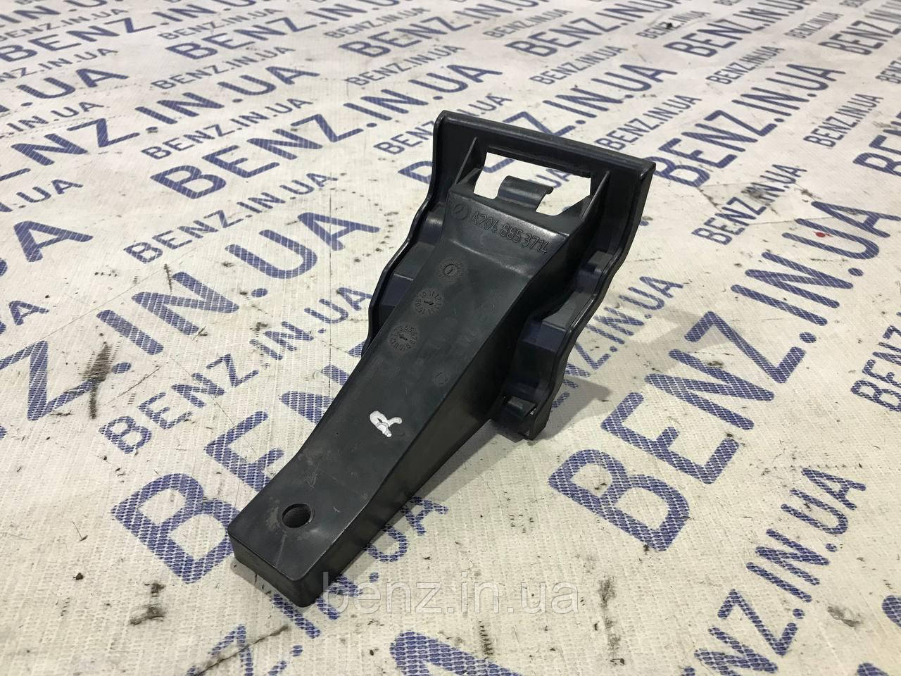 Кронштейн заднього бампера праворуч Mercedes W204, С204 A2048853714