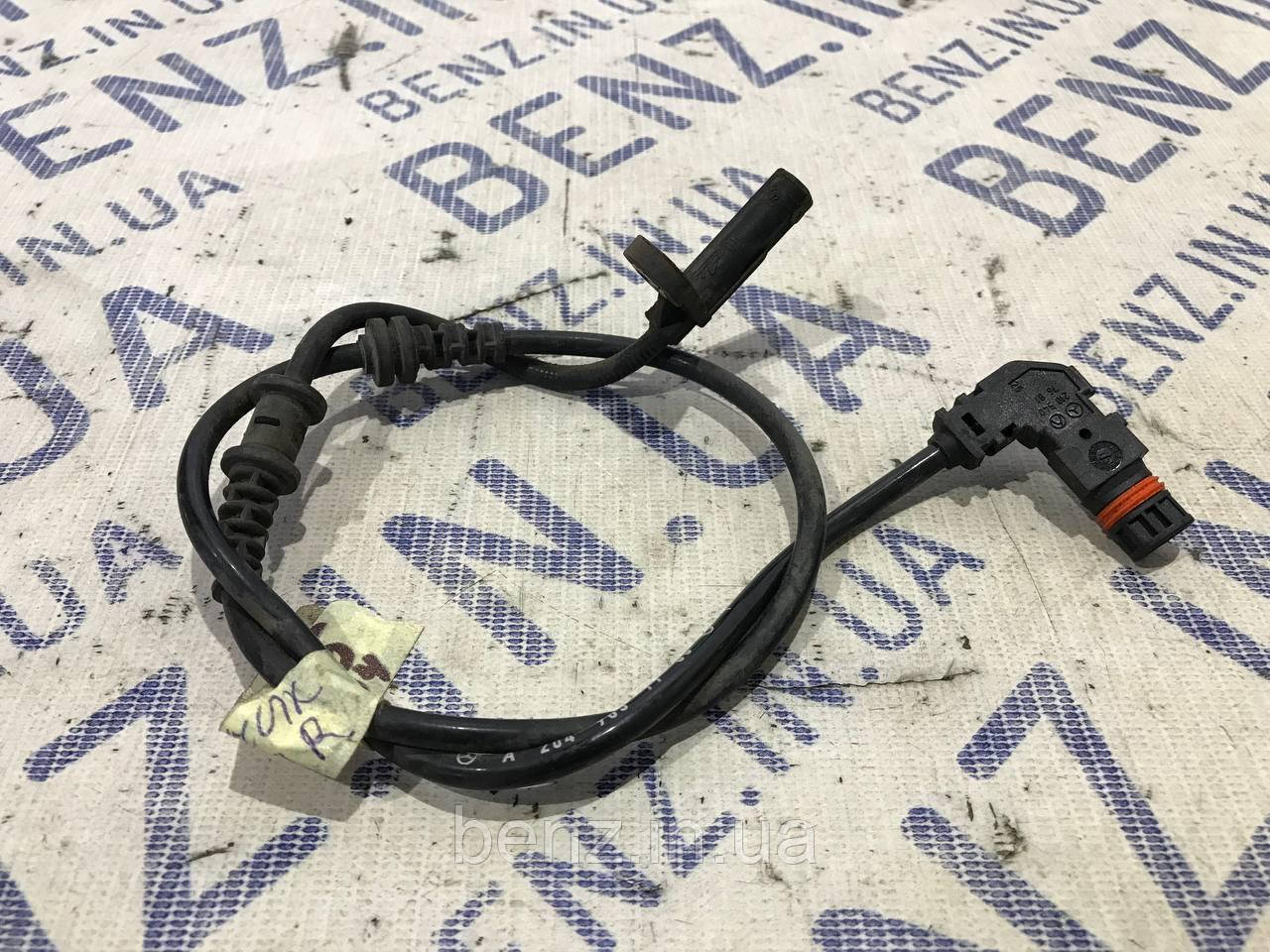 Датчик ABS передній Mercedes W204, S204, C204 A2049057900