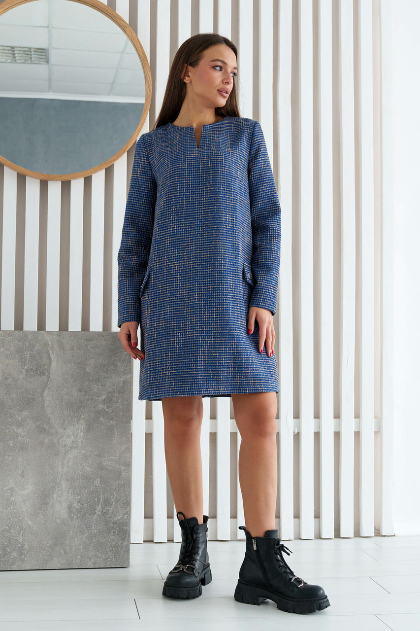 Свободное короткое демисезонное платье Мэдди из ткани шанель 42-56 размеры синее 52 - фото 5 - id-p2003097279