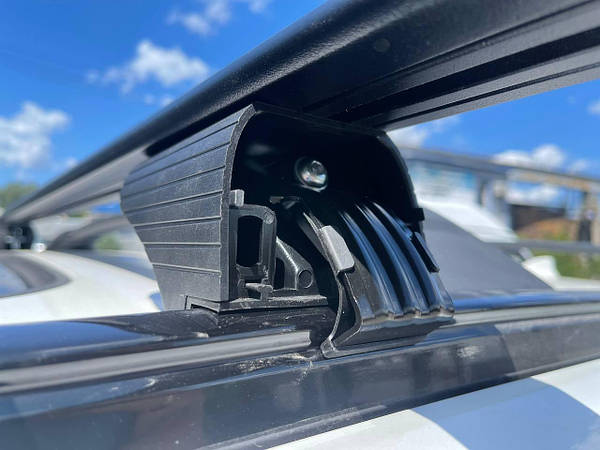 Поперечины Chevrolet Bolt (c 2016--) Wizzard V2 серые. На интегрированные рейлинги: продажа, цена в Киеве. Багажники на крышу от Поперечины Chevrolet Bolt (c 2016--) Wizzard V2 серые. На интегрированные рейлинги: продажа, цена в Киеве. Багажники на крышу от