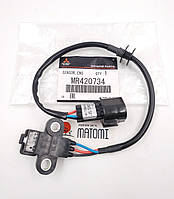 Оригінальний датчик обертів колінвалу MR420734.