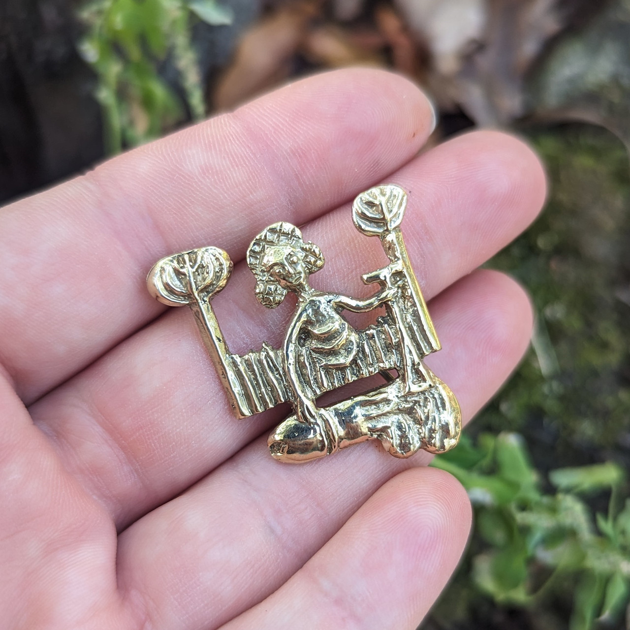 Жіночка бейдж