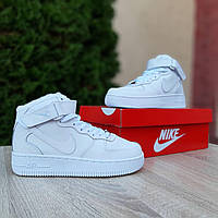 Женские зимние кроссовки Nike Air Force 1 (белые) высокие повседневные кеды с мехом О4034