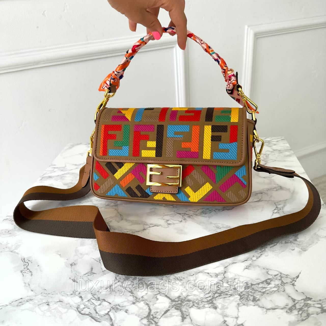 Жіноча шкіряна сумка Fendi Baguette