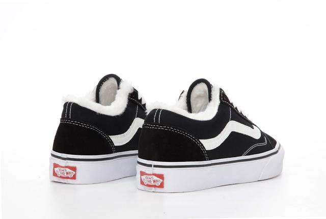 Зимние кеды с мехом Vans Old Skool Black White Low фото