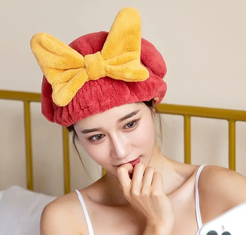 Рушник шапка для сушіння волосся виготовлена з мікрофібри, що не пошкоджує структуру волосся червона