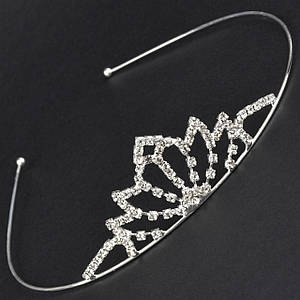 Діадема корона срібляста металева на тонкому обідку лотос із кришталевими стразами висота 3 см