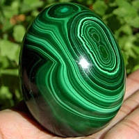 Камень малахит в форме яйца RESTEQ. Яйцо из натурального малахита 4 см. Каменное яйцо