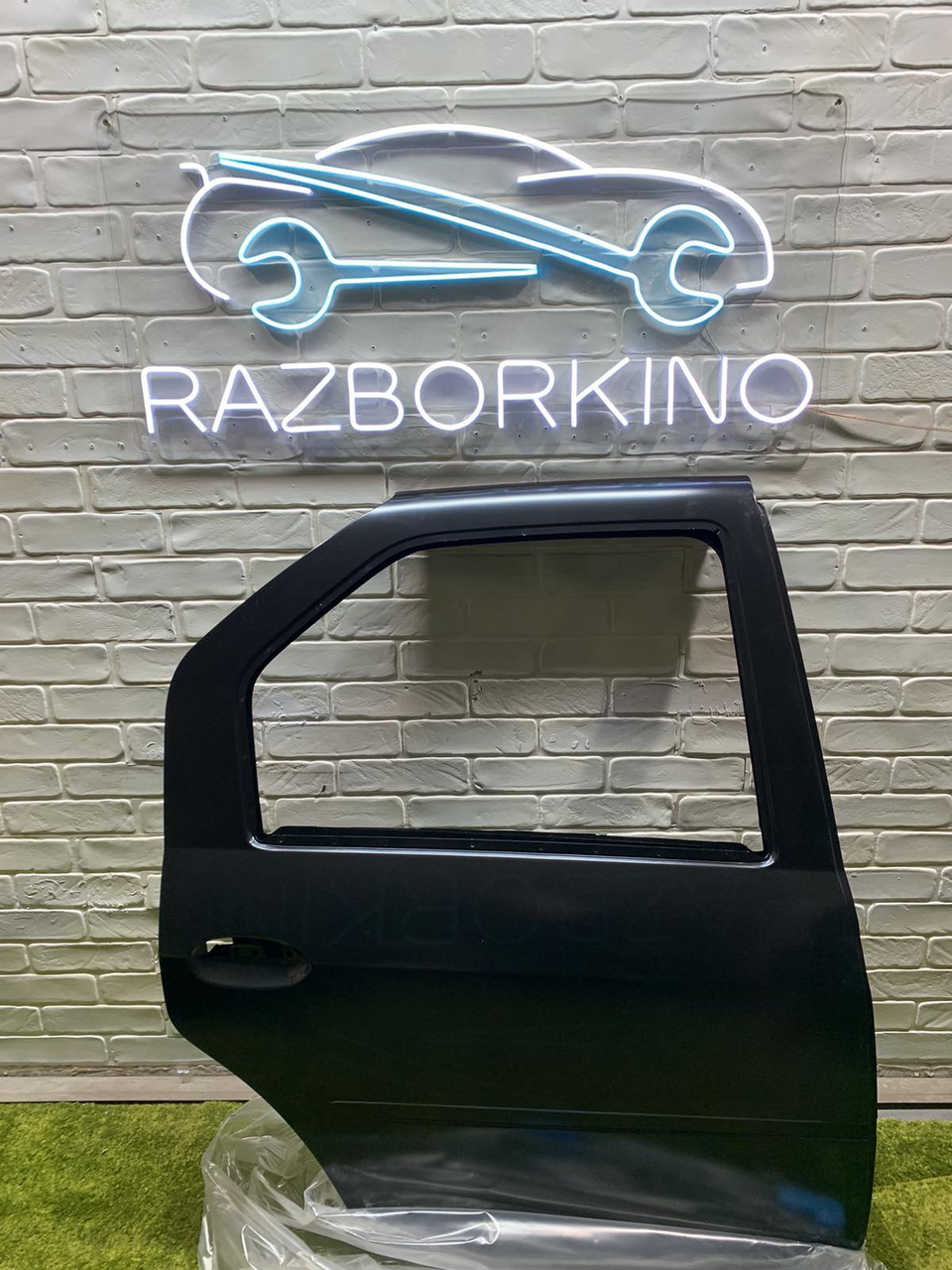 Двері задня права Renault Logan (2009-2012) Оригинал 821000293R двері задні праві Рено Логан, фото 1