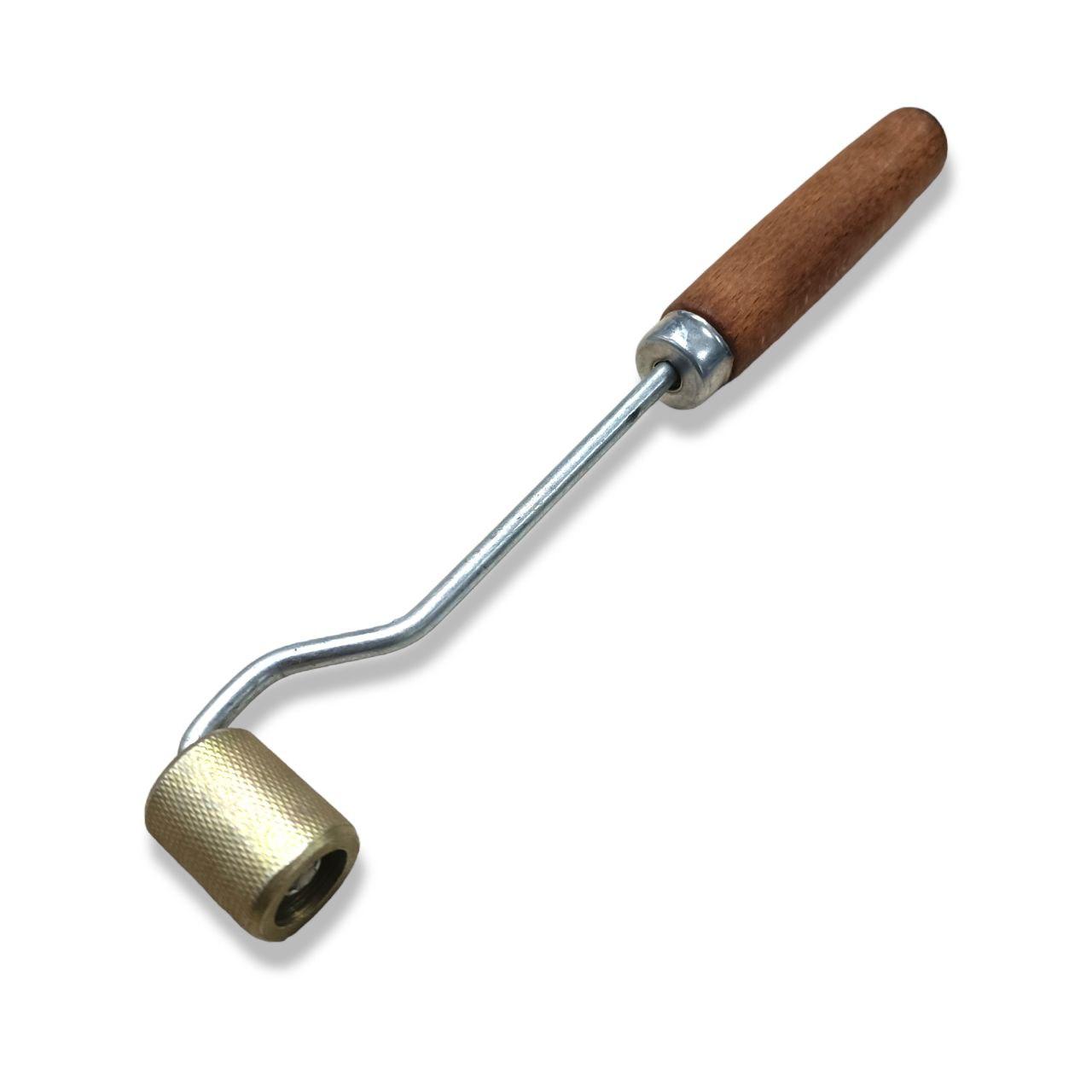 Металевий прикаточний ролик з довгою ручкою (ширина - 32 мм, діаметр - 25 мм)