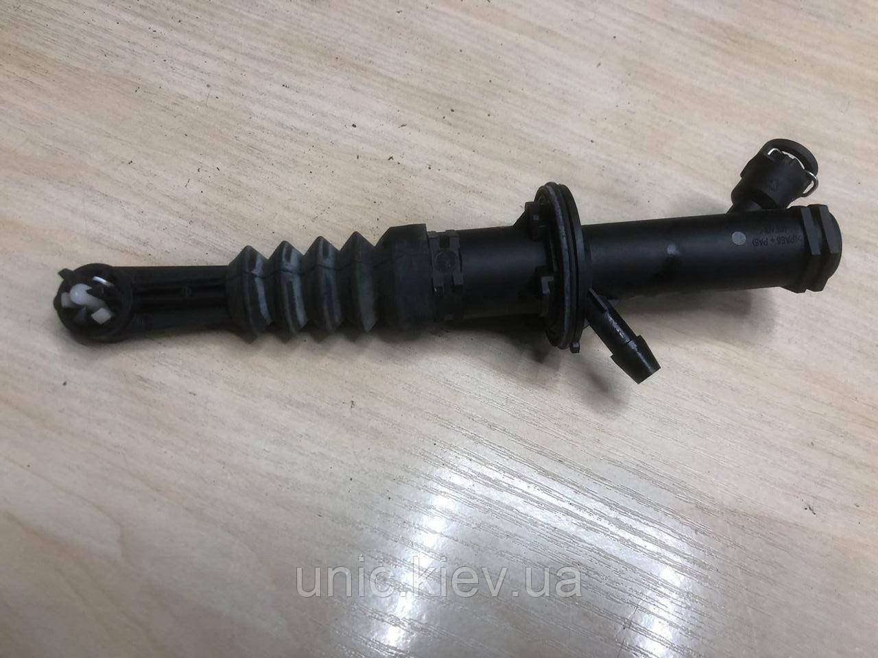 Головний циліндр зчеплення Рено Меган 3 б/в