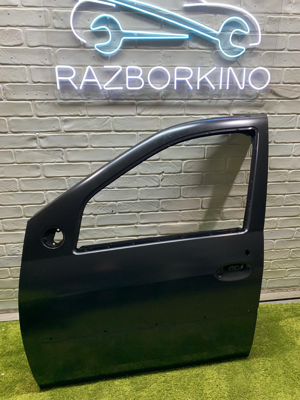 Двері передня права Renault Logan (2009-2012) Оригинал 801001895R двері передні праві Рено Логан, фото 1