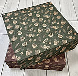 Коробка для віночків та декоративних виробів 360*360*120 бурий картон з зеленим новорічним прінтом, фото 4