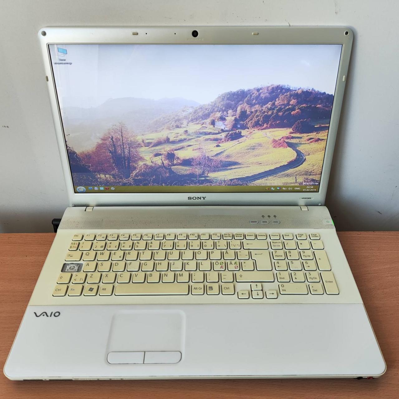 Ноутбук б/у Sony VAIO PCG-91112M 17.3 i3-330M/4Gb DDR3/ 500 GB HDD/Mobility Radeon HD 5430