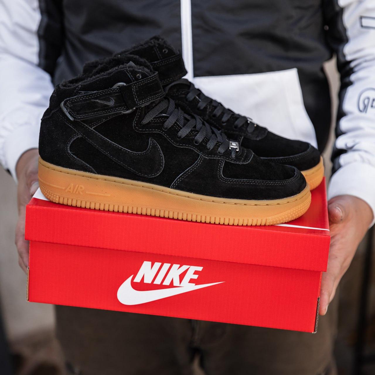 Чоловічі зимові кросівки Nike Air Force Winter (чорні) високі стильні теплі кеди на хутрі 1203 топ, фото 1