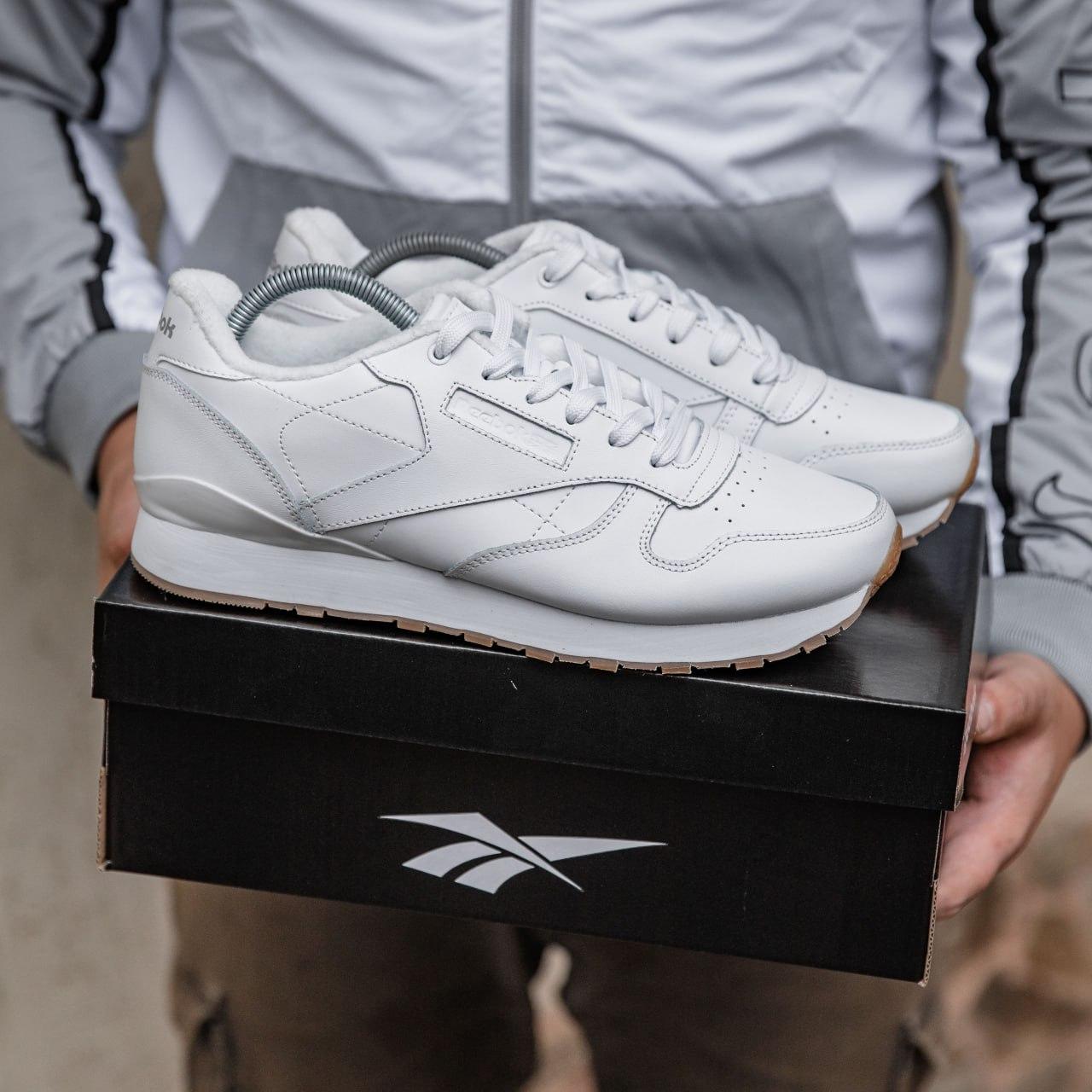 Чоловічі зимові кросівки Reebok classic (білі) низькі утеплені флісом кроси 2509 топ, фото 1