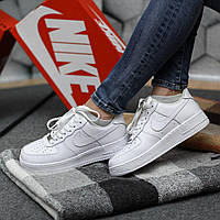 Женские кроссовки Nike Air Force (белые) универсальные светлые модные демисезонные кеды 1259 39 топ