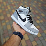 Жіночі зимові кросівки Nike Air Jordan 1 (сірі з білим і чорним) високі теплі кеди на хутрі O3992 топ, фото 8
