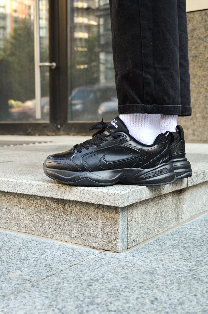 Nike air cheap monarch iv black
