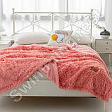 Хутряний плед покривало Травка на овчинці Євро 220x240 см Рожевий у подарунковій сумці, фото 2