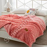 Хутряний плед покривало Травка на овчинці Євро 220x240 см Рожевий у подарунковій сумці, фото 3