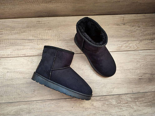 Уги замшеві короткі екозамша жіночі чорні з чорною лейблом UGG на заднику унісекс, фото 3