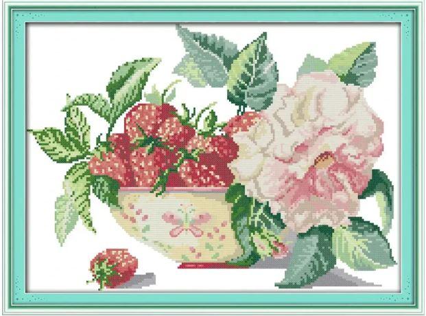 Набір для вишивання за нанесеною на канву схемою "Strawberry pot" AIDA 14CT printed, 42*32 см