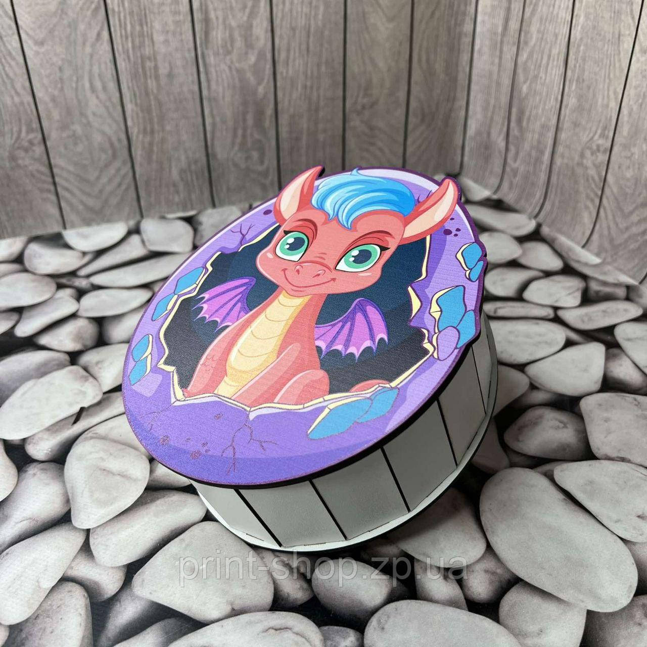 Кіндер сюрприз для цукерок. Скарбничка "Дракончик" Розмір: 21*17*6 см, фото 1