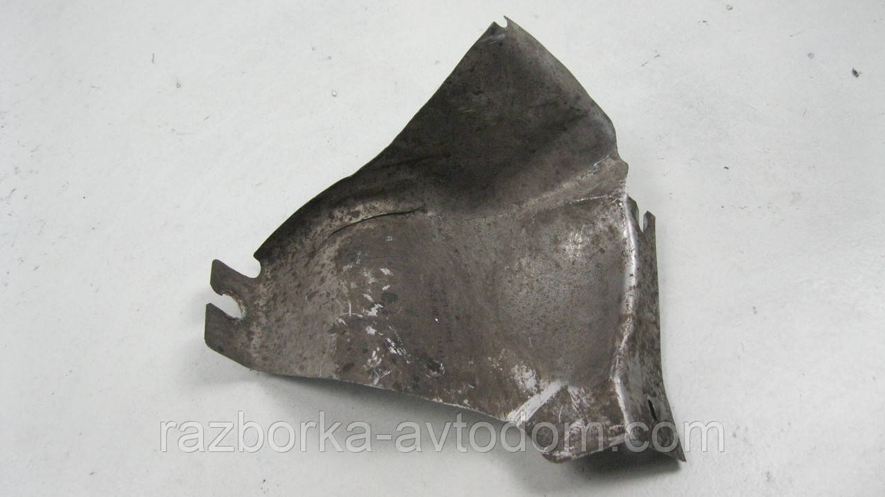 Теплоізоляція глушника VW Passat B5 (1997-2000), Audi A4 B5 (1996-2000) OE: 8D0422704