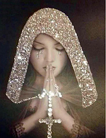 Алмазная мозаика круглыми камнями Девушка в бриллиантах 30х40 Картины стразами на подрамнике Молитва GB75937
