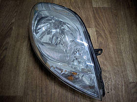 Фара передня права (білий поворот) Renault Trafic, Opel Vivaro 2006-2014, 8200701366 (Б/У)