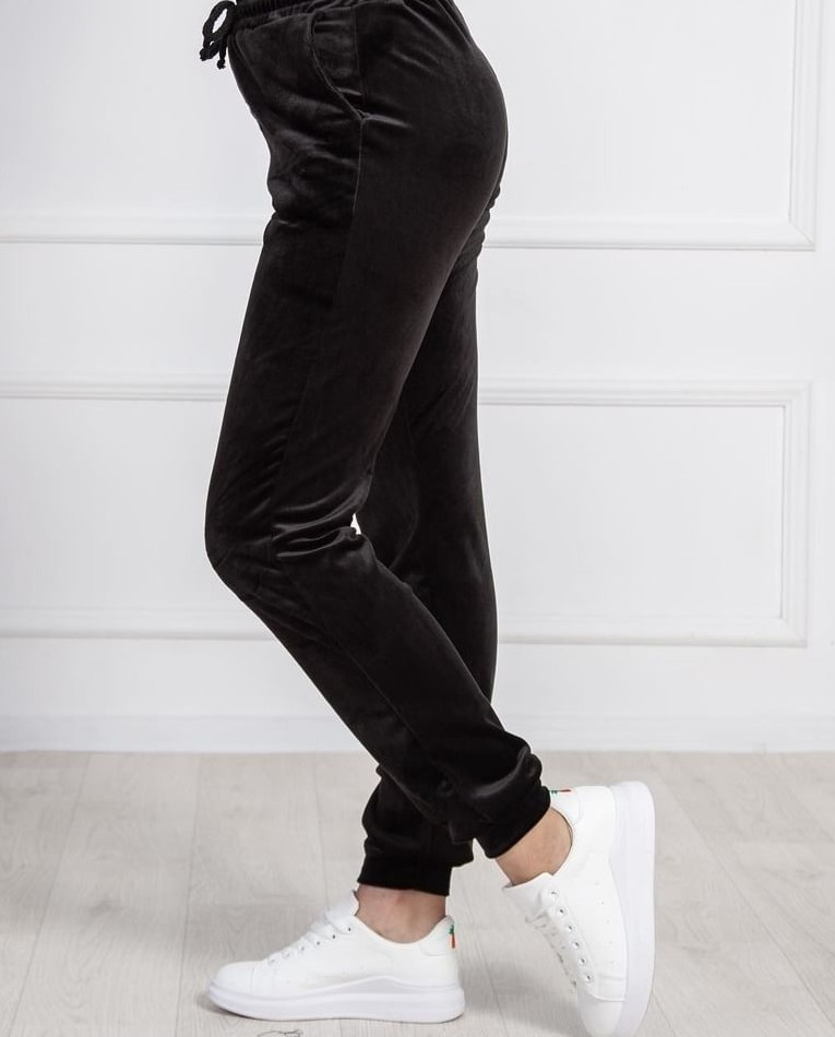 Спортивні жіночі штани чорного кольору батали велюрові з утепленням, розміри XL, 2XL, 3XL, 4XL