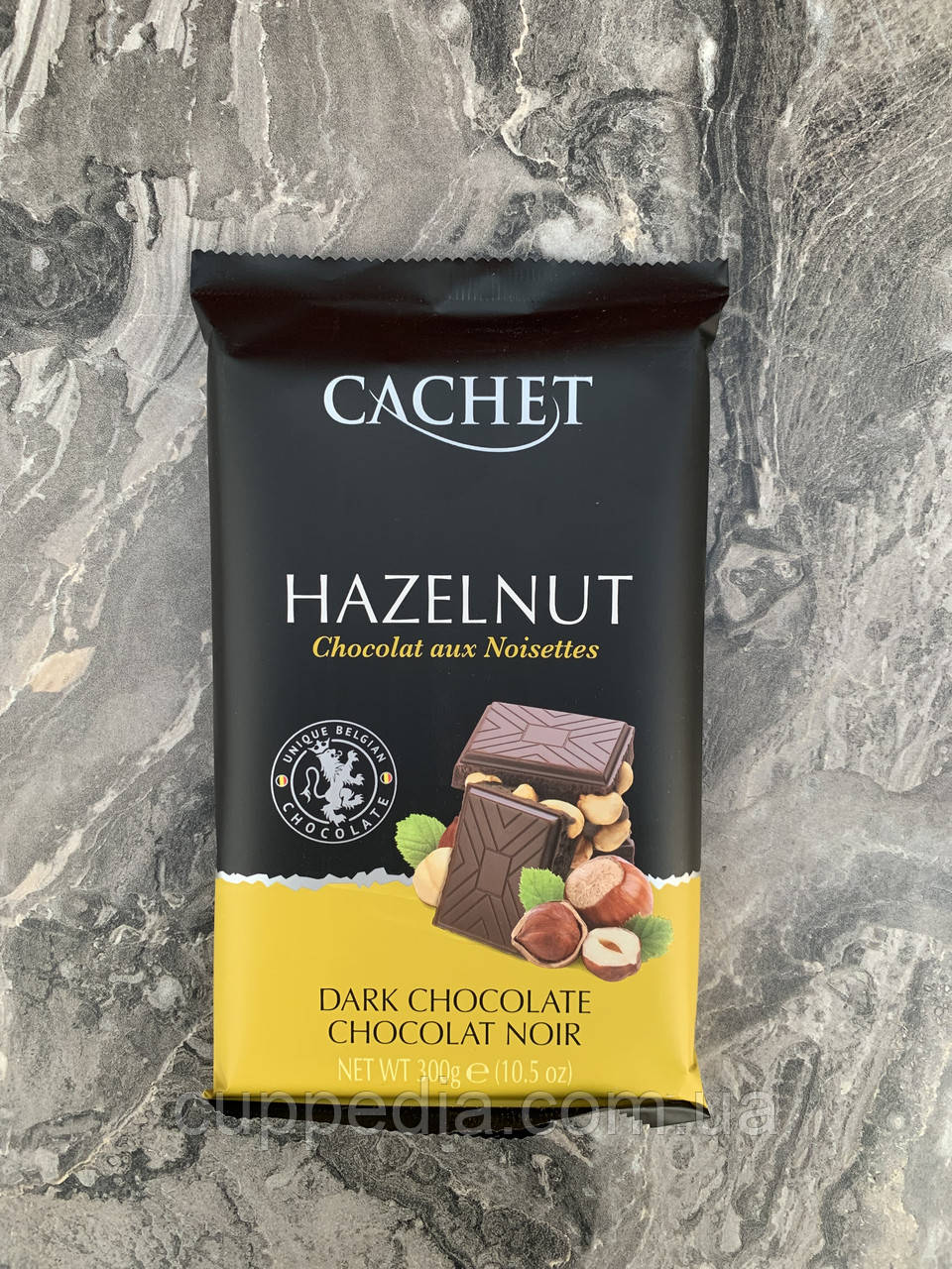Чорний шоколад Cachet з цілісним фундуком 300 гм
