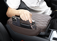Подушка на подлокотник с карманами в автомобиль