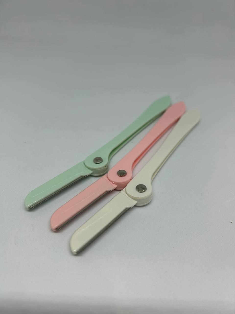 Тример (Бритва) для корекції брів 3 штук в упаковці.